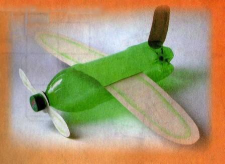Hvordan lage et fly fra en plastflaske med egne hender