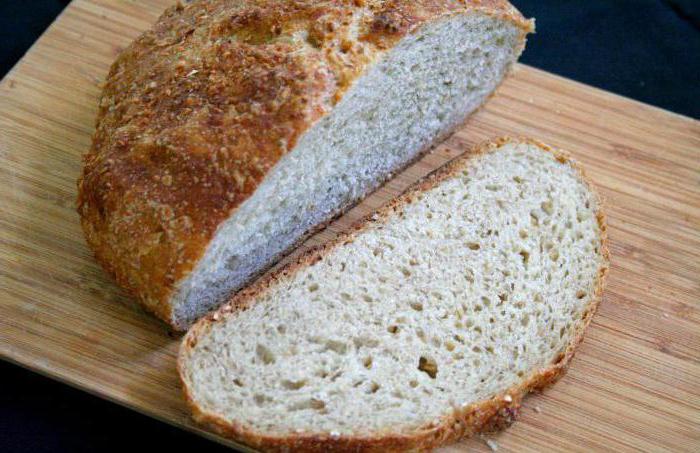 Hvordan bake brød fra helkornsmel i ovnen?