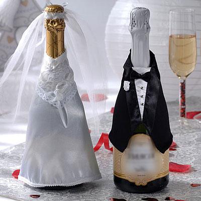 En flaske bryllupskampanje, dekorert med egne hender - en original gave til nygifte